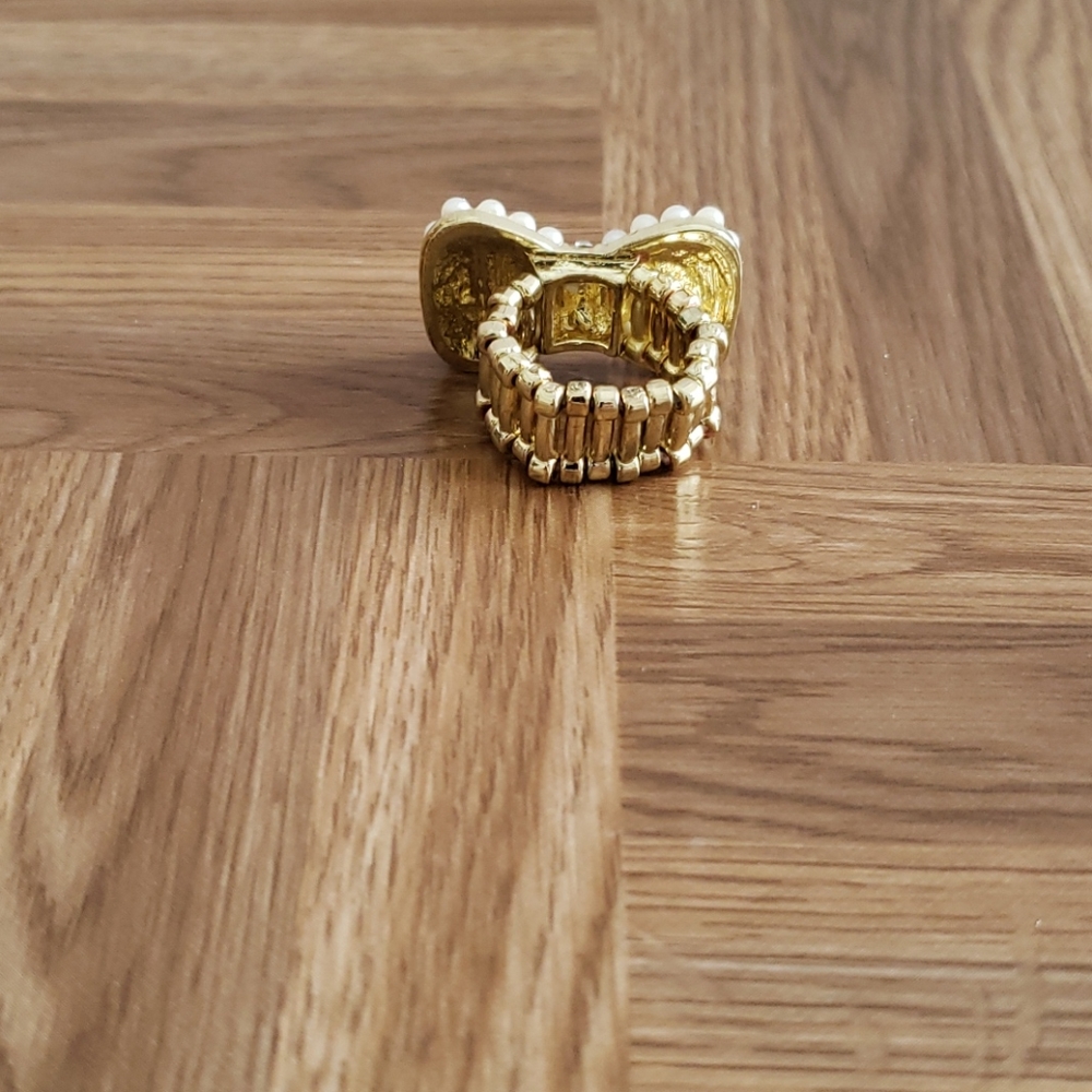 Ring - Picture 3 of 4